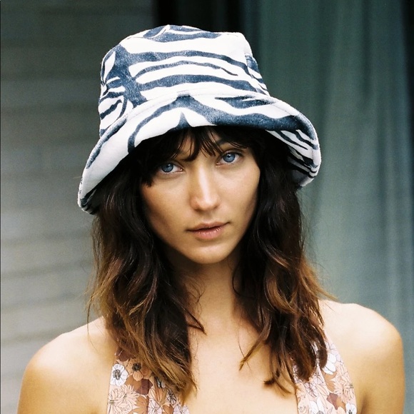 Lack Of Color Zebra Wave Bucket Hat - Picture 1 of 5